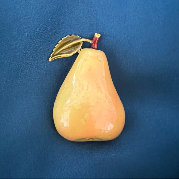Jewelry - Vintage Enamel Pear Pin Clip Brooch